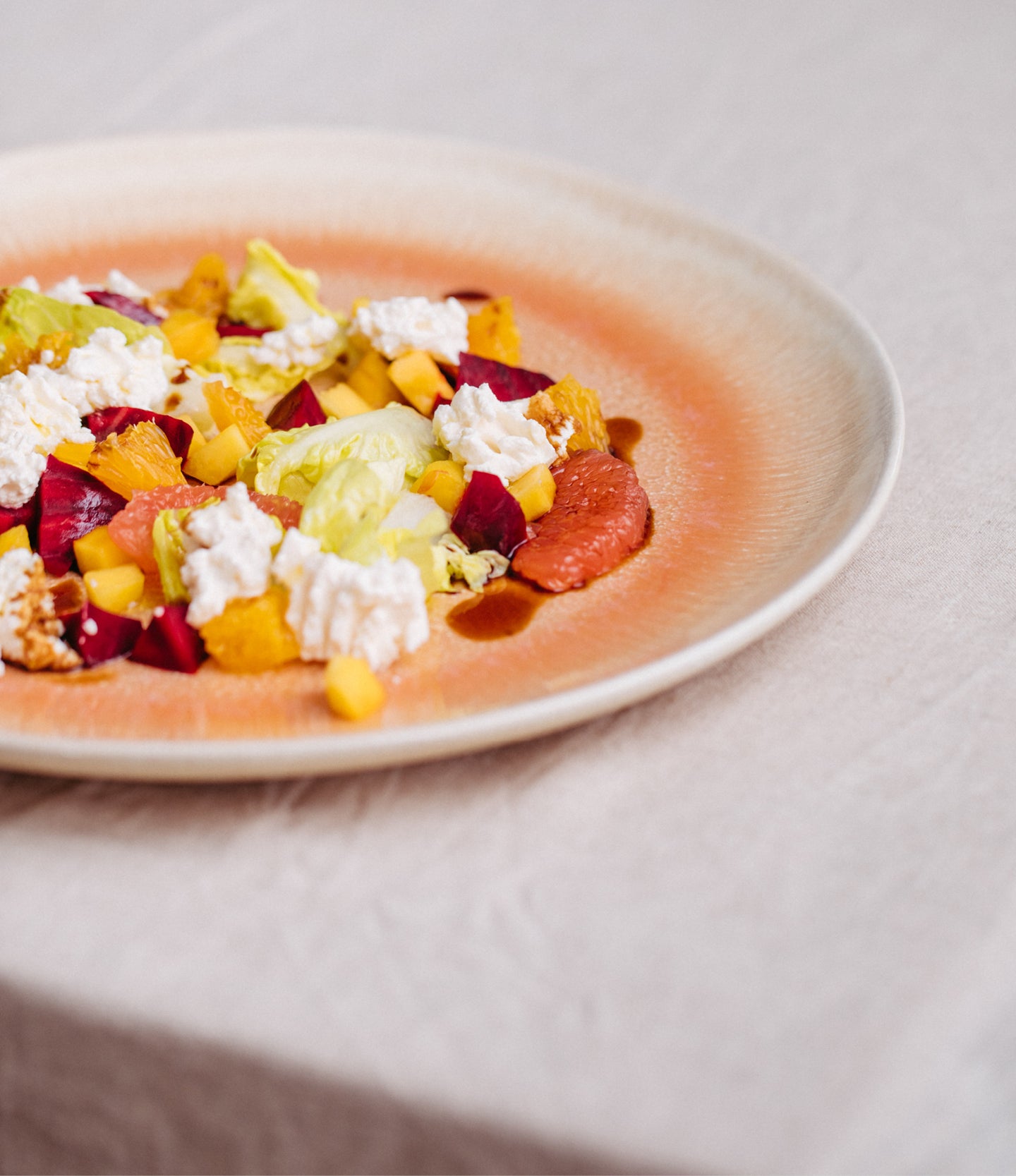 Rote Bete-Zitrus-Salat mit Ricotta